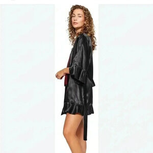 ❤️2/$50❤️[XS]Victoria  Secret Knee Length Vintage Black Satin Robe